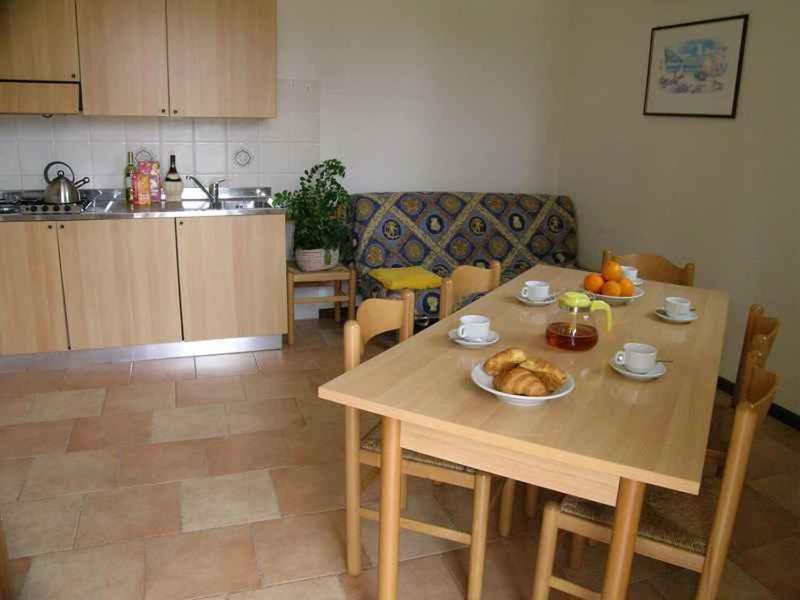 Camping Bella Italia In Peschiera Del Garda - Gardasee Apartment Exterior photo